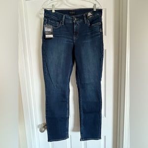 Silver Jeans Co. Elyse Curvy Fit. Straight Leg. Size: W29 L31. NWT.